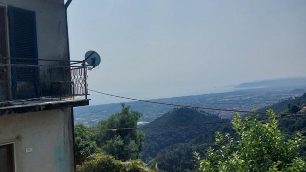 casa indipendente in vendita a Montignoso in zona San Vito