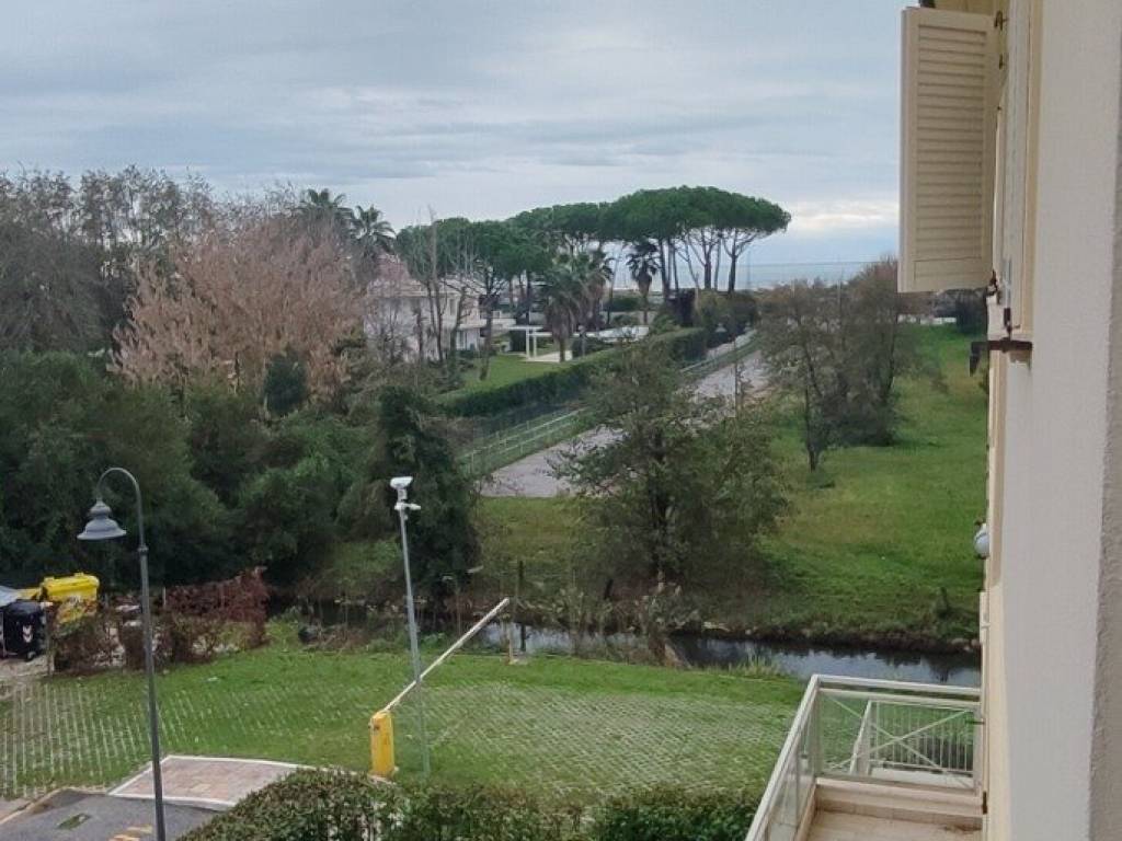 appartamento in vendita a Montignoso in zona Cinquale