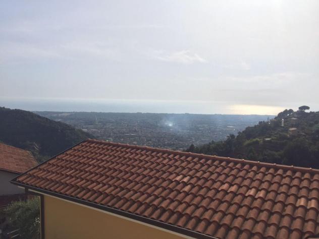 casa indipendente in vendita a Montignoso in zona Serra