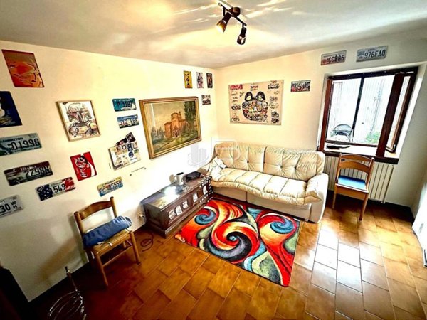 casa indipendente in vendita a Montignoso in zona Capanne