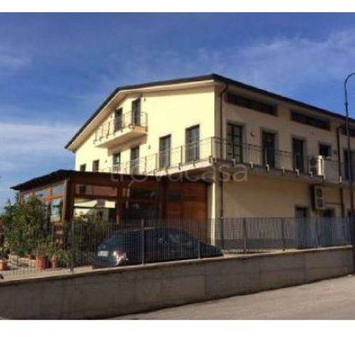 negozio in vendita a Montignoso