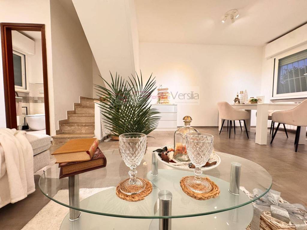 casa indipendente in vendita a Montignoso in zona Renella