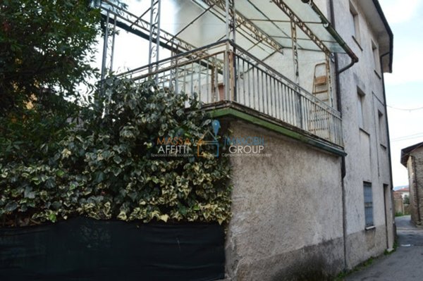 casa indipendente in vendita a Montignoso in zona Capanne