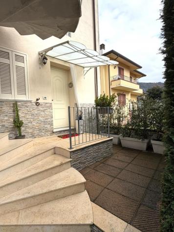 casa indipendente in vendita a Montignoso