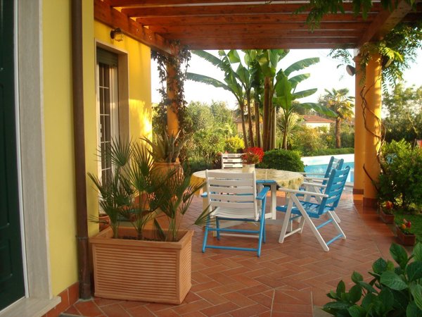 casa indipendente in vendita a Montignoso