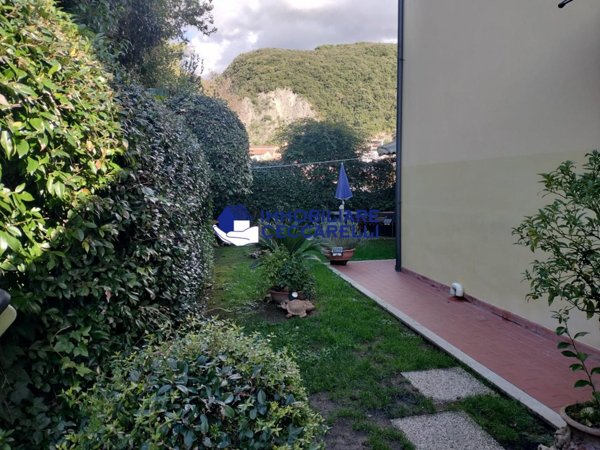 appartamento in vendita a Montignoso in zona Renella