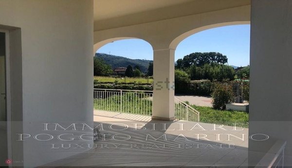 casa indipendente in vendita a Montignoso