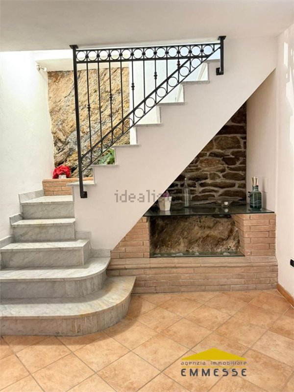 casa indipendente in vendita a Montignoso