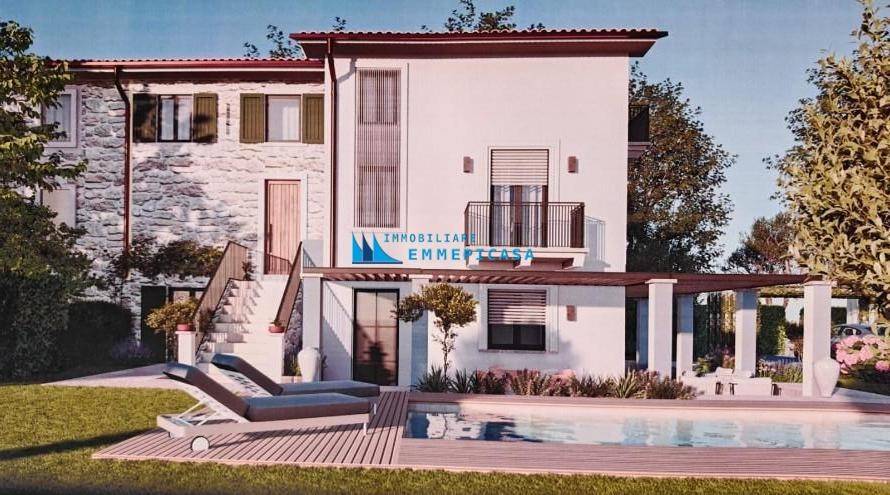 casa indipendente in vendita a Montignoso in zona Cervaiolo