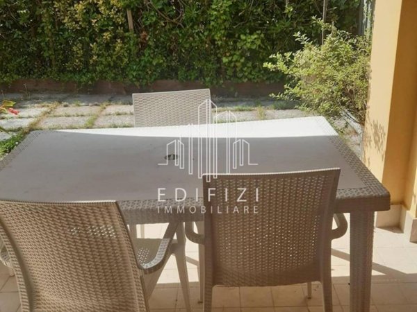 casa indipendente in vendita a Montignoso in zona Cinquale