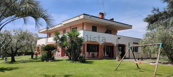 casa indipendente in vendita a Montignoso