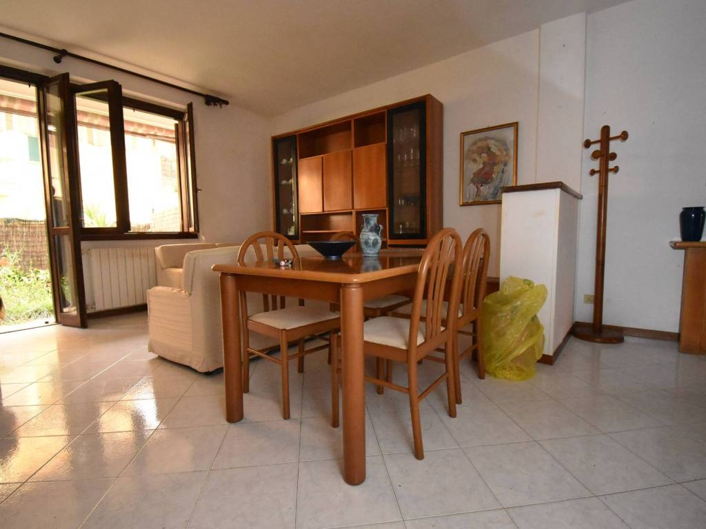 appartamento in vendita a Montignoso in zona Capanne