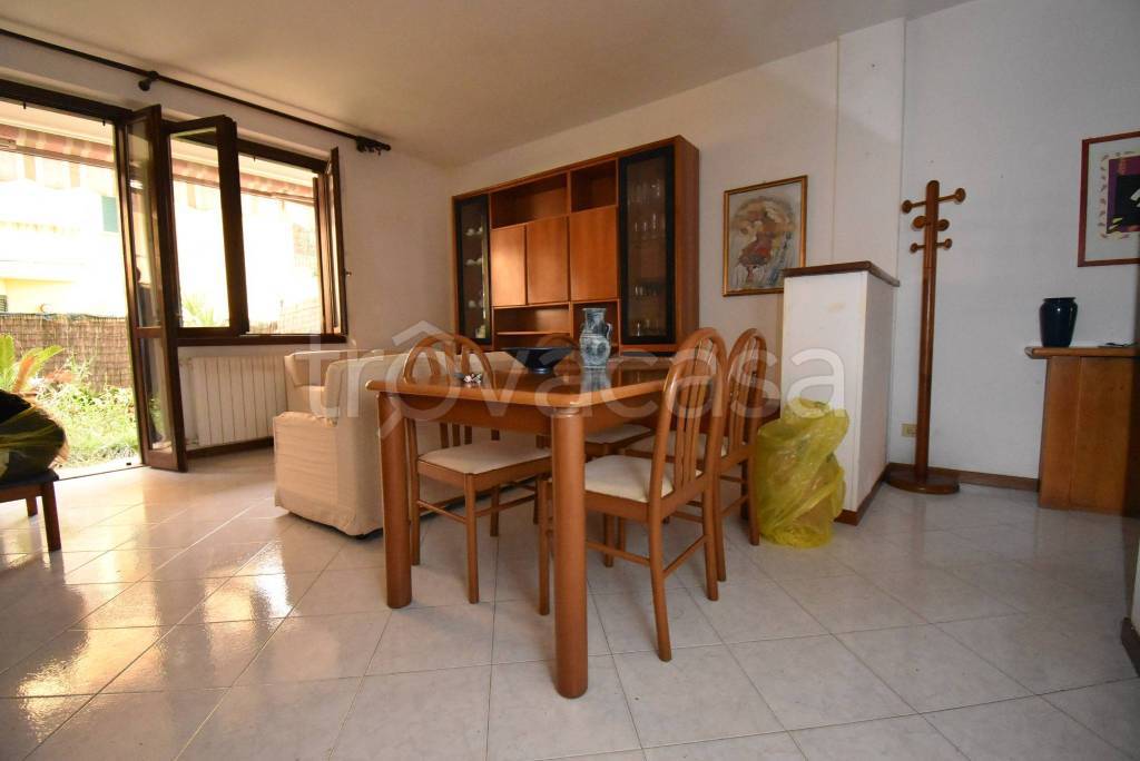 appartamento in vendita a Montignoso