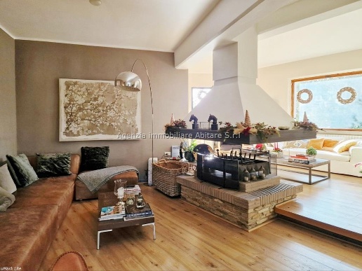 casa indipendente in vendita a Montignoso in zona Cervaiolo