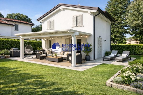 casa indipendente in vendita a Montignoso in zona Cinquale