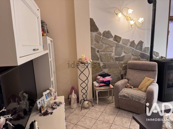 appartamento in vendita a Montignoso in zona Renella