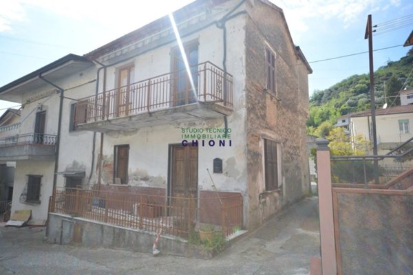 casa indipendente in vendita a Montignoso