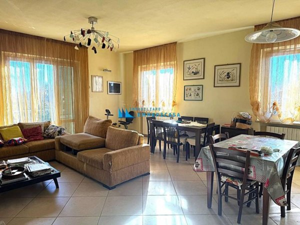 appartamento in vendita a Montignoso in zona Cervaiolo