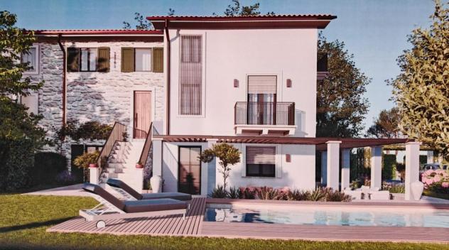 casa indipendente in vendita a Montignoso in zona Cervaiolo