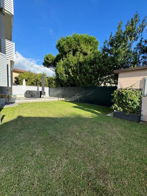 appartamento in vendita a Montignoso in zona Cinquale