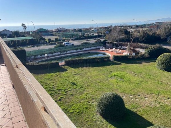 appartamento in vendita a Montignoso