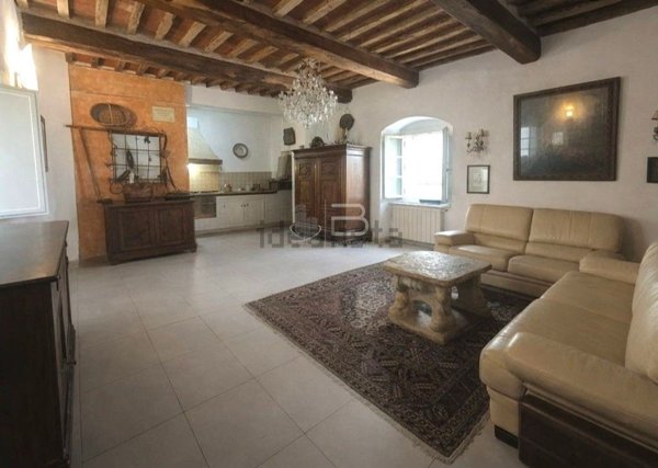 appartamento in vendita a Montignoso