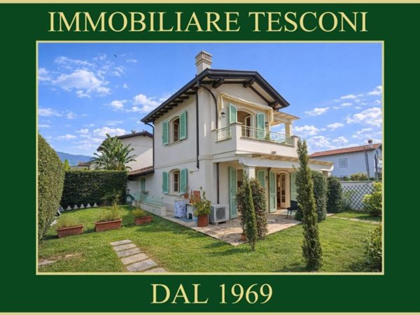 casa indipendente in vendita a Montignoso in zona Cinquale