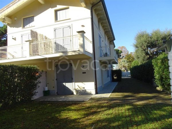 casa indipendente in vendita a Montignoso in zona Cinquale