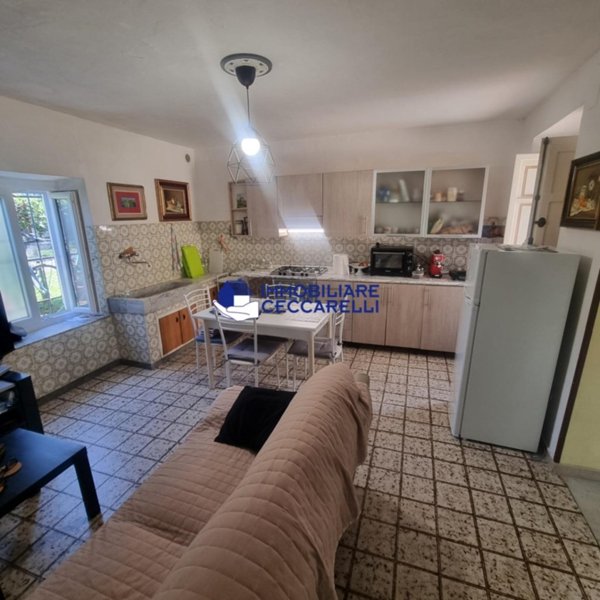 appartamento in vendita a Montignoso in zona Cervaiolo