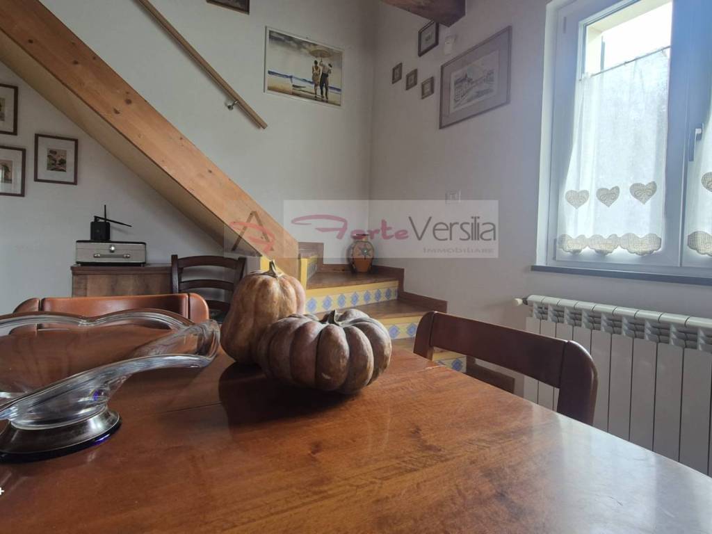 casa indipendente in vendita a Montignoso in zona Cinquale