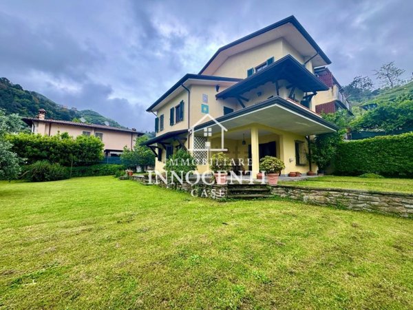 casa indipendente in vendita a Montignoso in zona Capanne