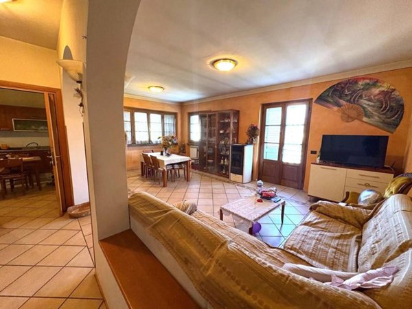 casa indipendente in vendita a Montignoso in zona Cinquale