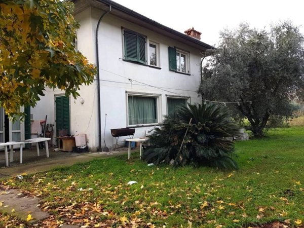 casa indipendente in vendita a Montignoso in zona Cervaiolo