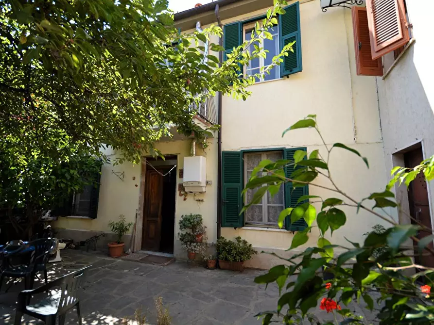 casa indipendente in vendita a Montignoso in zona Capanne