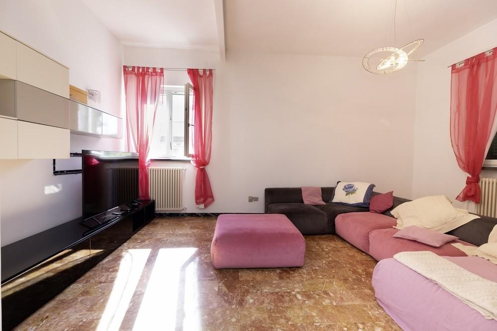 casa indipendente in vendita a Montignoso