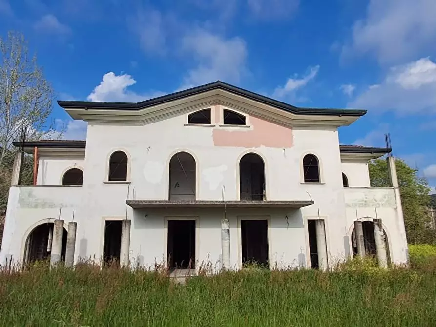 casa indipendente in vendita a Montignoso