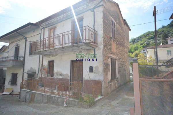 casa indipendente in vendita a Montignoso