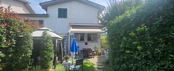 appartamento in vendita a Montignoso in zona Cinquale