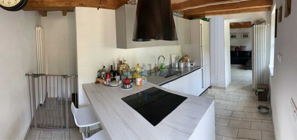 casa indipendente in vendita a Montignoso