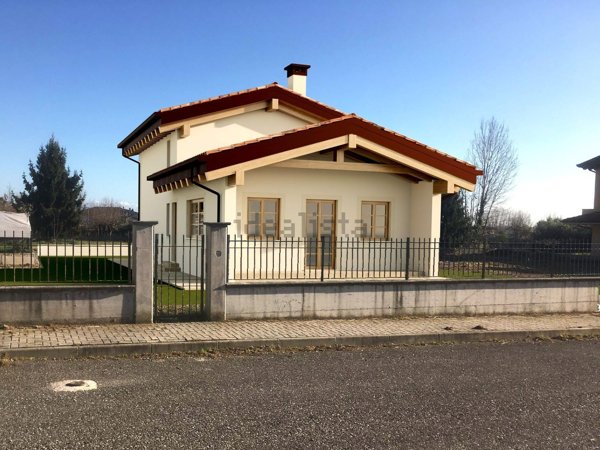 casa indipendente in vendita a Montignoso in zona Cinquale