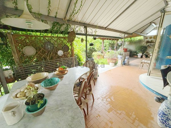 casa indipendente in vendita a Montignoso in zona Renella