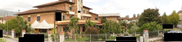 negozio in vendita a Montignoso