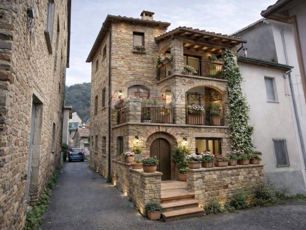 casa indipendente in vendita a Montignoso in zona Capanne