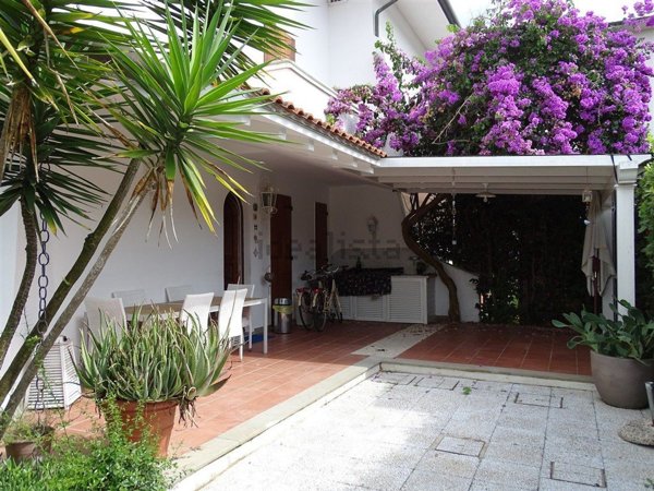 casa indipendente in vendita a Montignoso in zona Cinquale