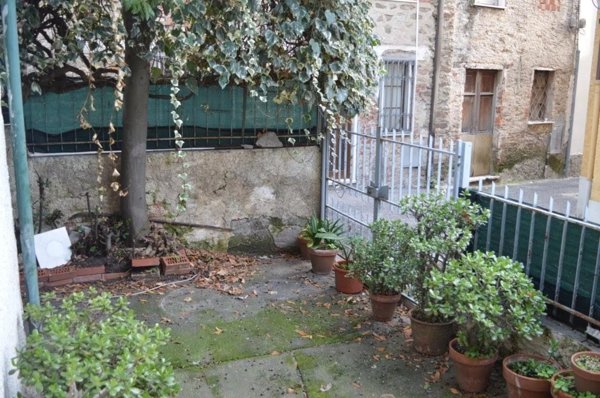 casa indipendente in vendita a Montignoso