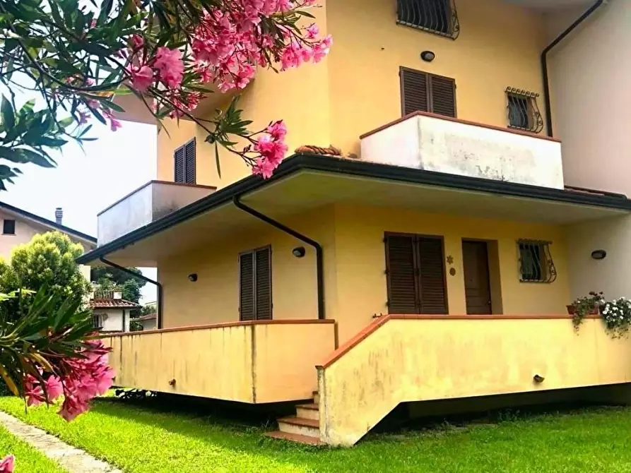 casa indipendente in vendita a Montignoso in zona Cinquale