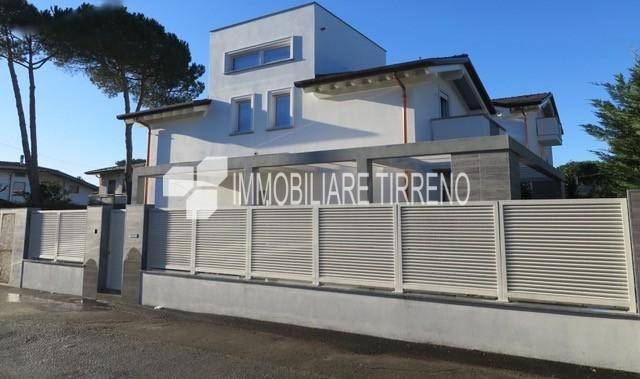 casa indipendente in vendita a Montignoso in zona Cinquale