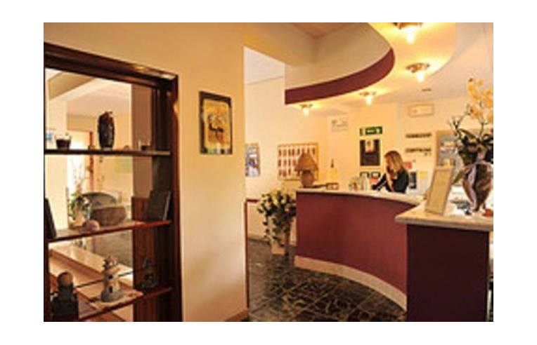 negozio in vendita a Montignoso in zona Cinquale