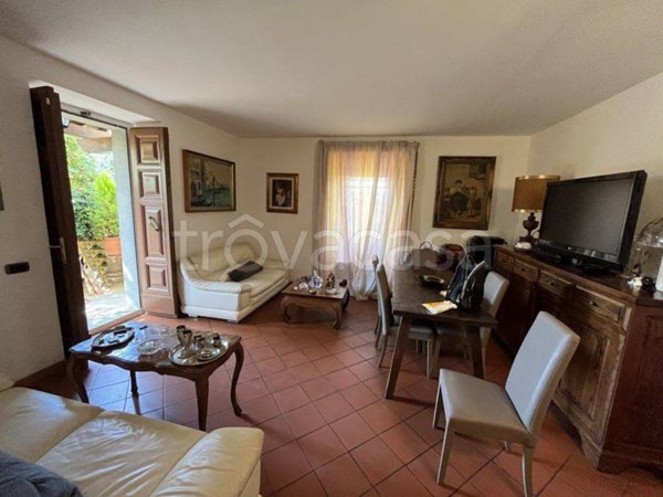 casa indipendente in vendita a Montignoso