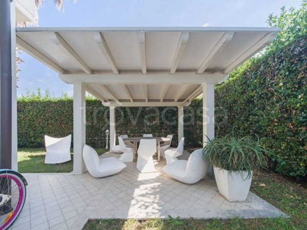 casa indipendente in vendita a Montignoso in zona Cinquale